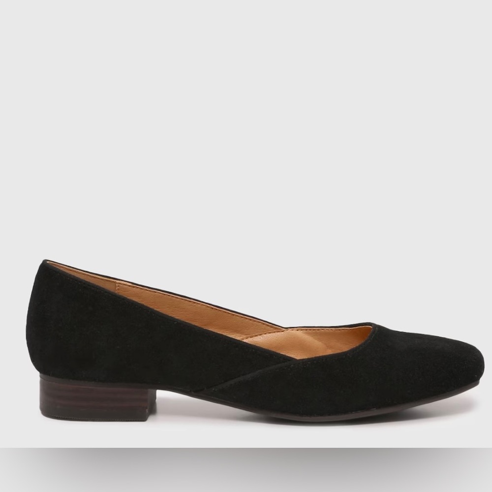 EUC (worn once) Crown Vintage Talzie Slip-On in Black, Size 8M (suede)